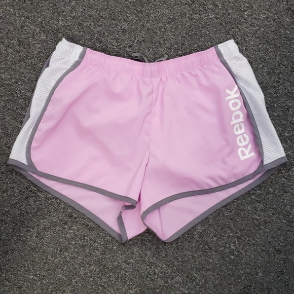 Reebok Pants - 💕 Like new pink/white Reebok active shorts